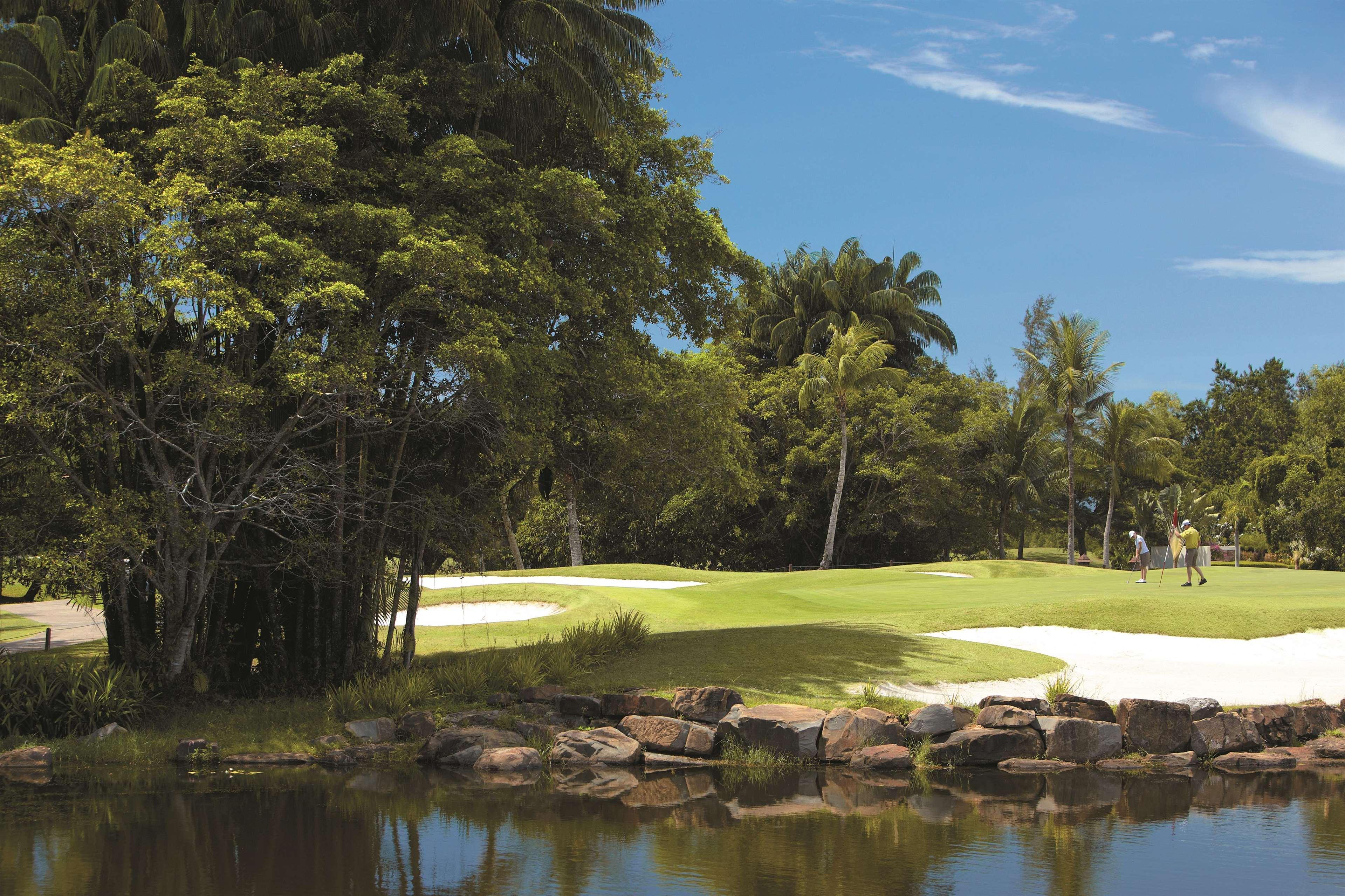 Shangri-La Rasa Ria, Kota Kinabalu Exterior foto Golf course at the Grand Palladium Resort and Spa